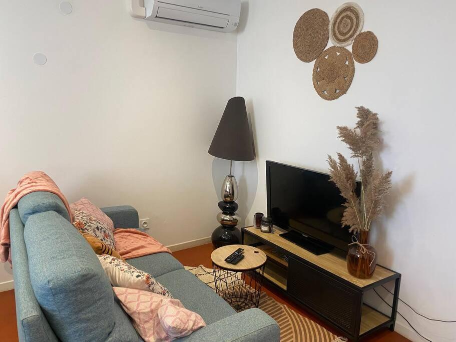 شقة A Deux Pas Des Grands Buffets - Cosy T2 Climatise ناربون المظهر الخارجي الصورة