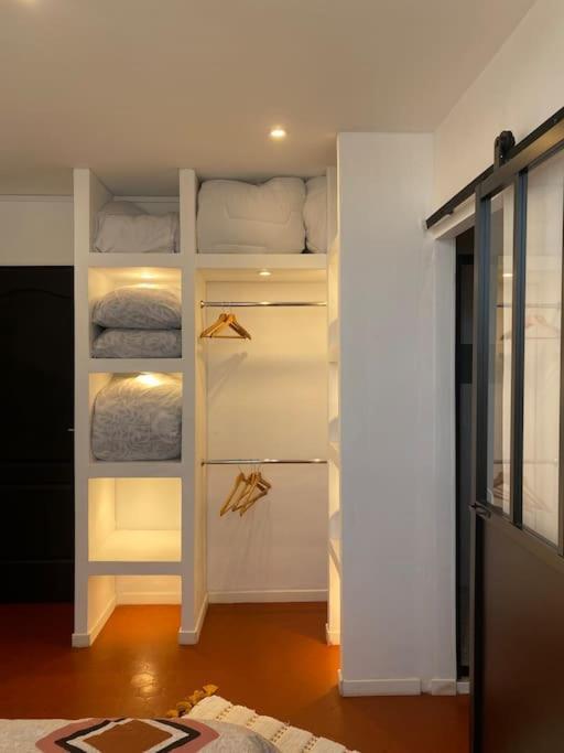 شقة A Deux Pas Des Grands Buffets - Cosy T2 Climatise ناربون المظهر الخارجي الصورة